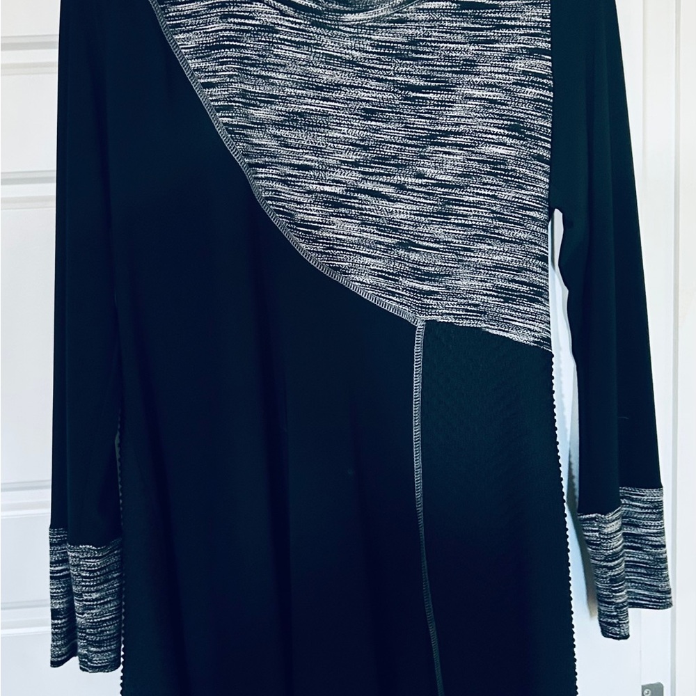 #89Joseph Ribkoff Black and White Striped long sleeves dress. Size 10